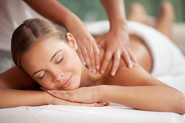 Classic body spa massage at Luxe Luminary Spa in Los Angeles